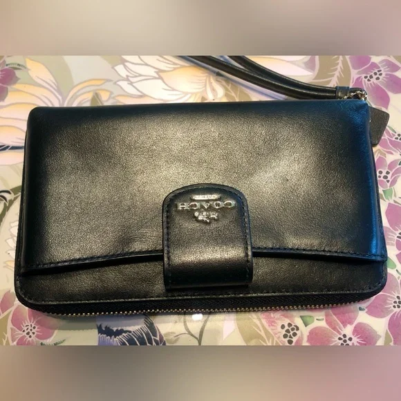 Classic Coach Black Leather Wristlet Wallet NWT,NIB,BRAND NEW FESTIVE Gift Box! - Picture 3 of 14